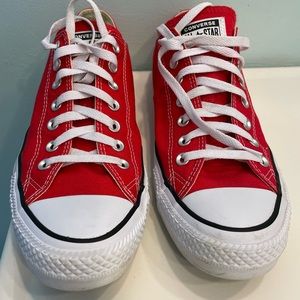 Converse All Star Size 11 mens, very nice
